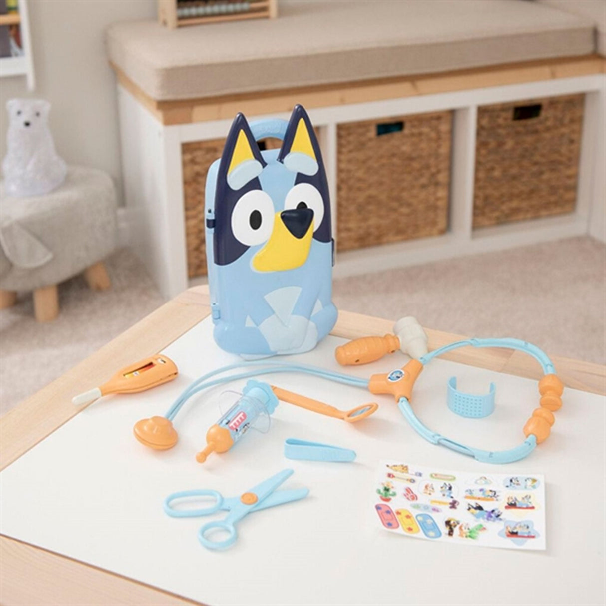 Bluey Bag w. Medical Equipment 4