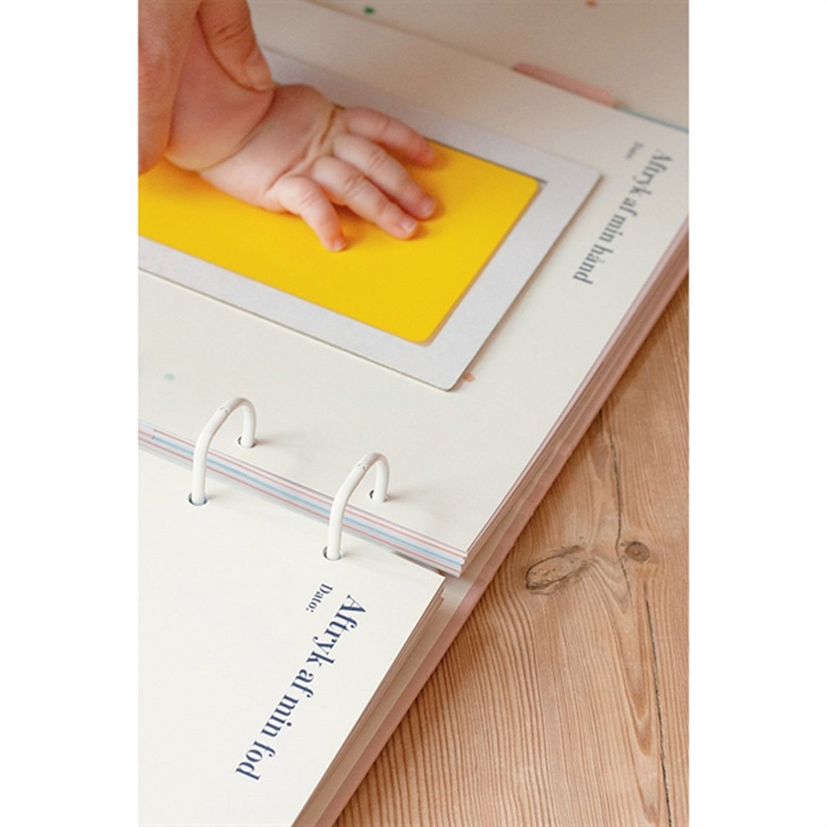 Specialday Hand and Footprint Yellow 5