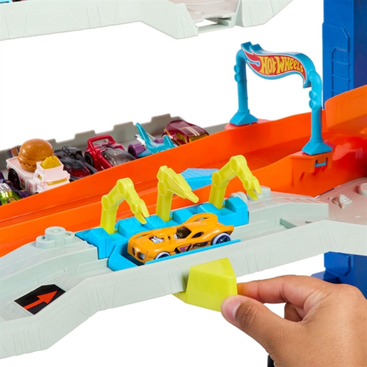 Hot Wheels City Ultimate Garage 5