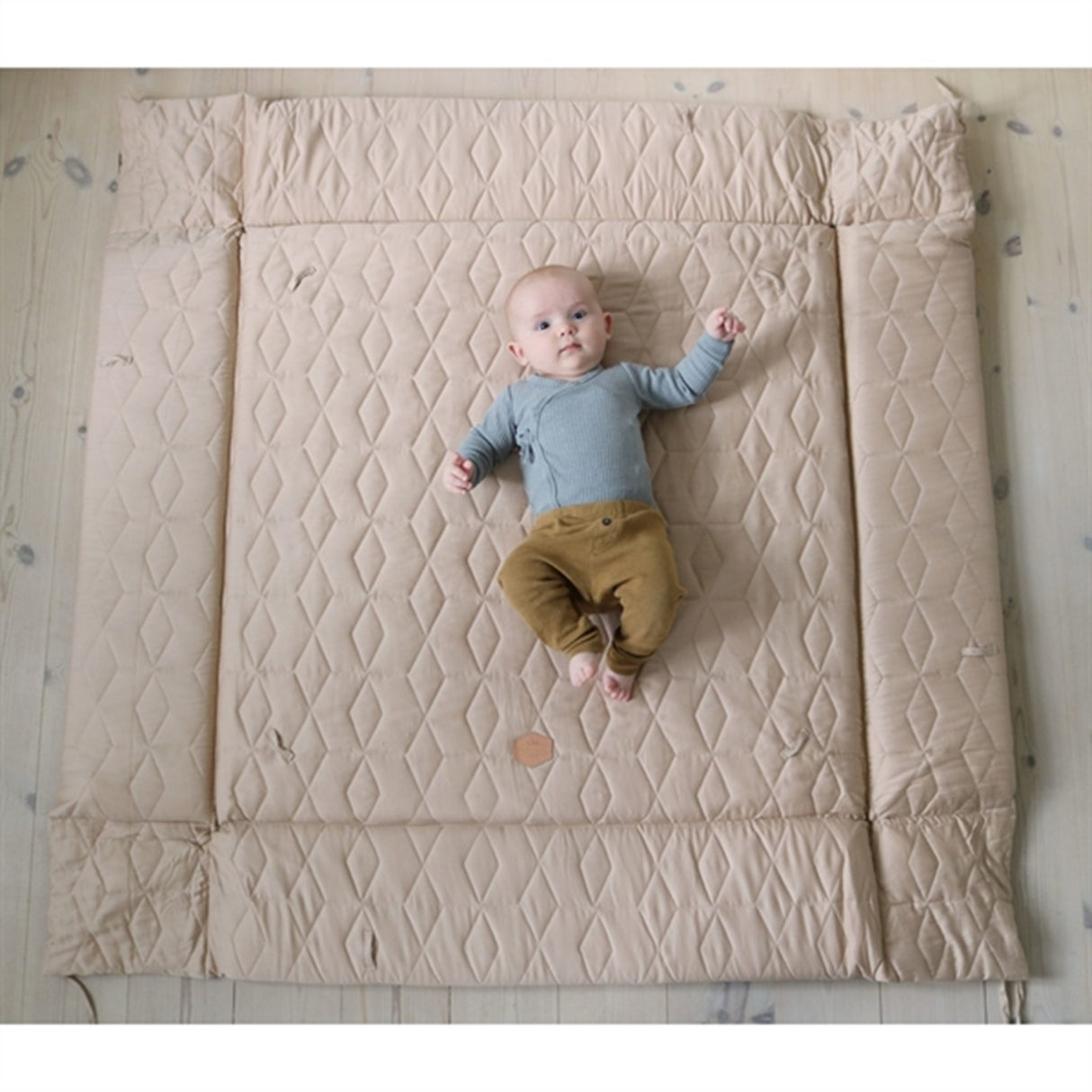 FILIBABBA Activity Nest Soft Quilt Doeskin