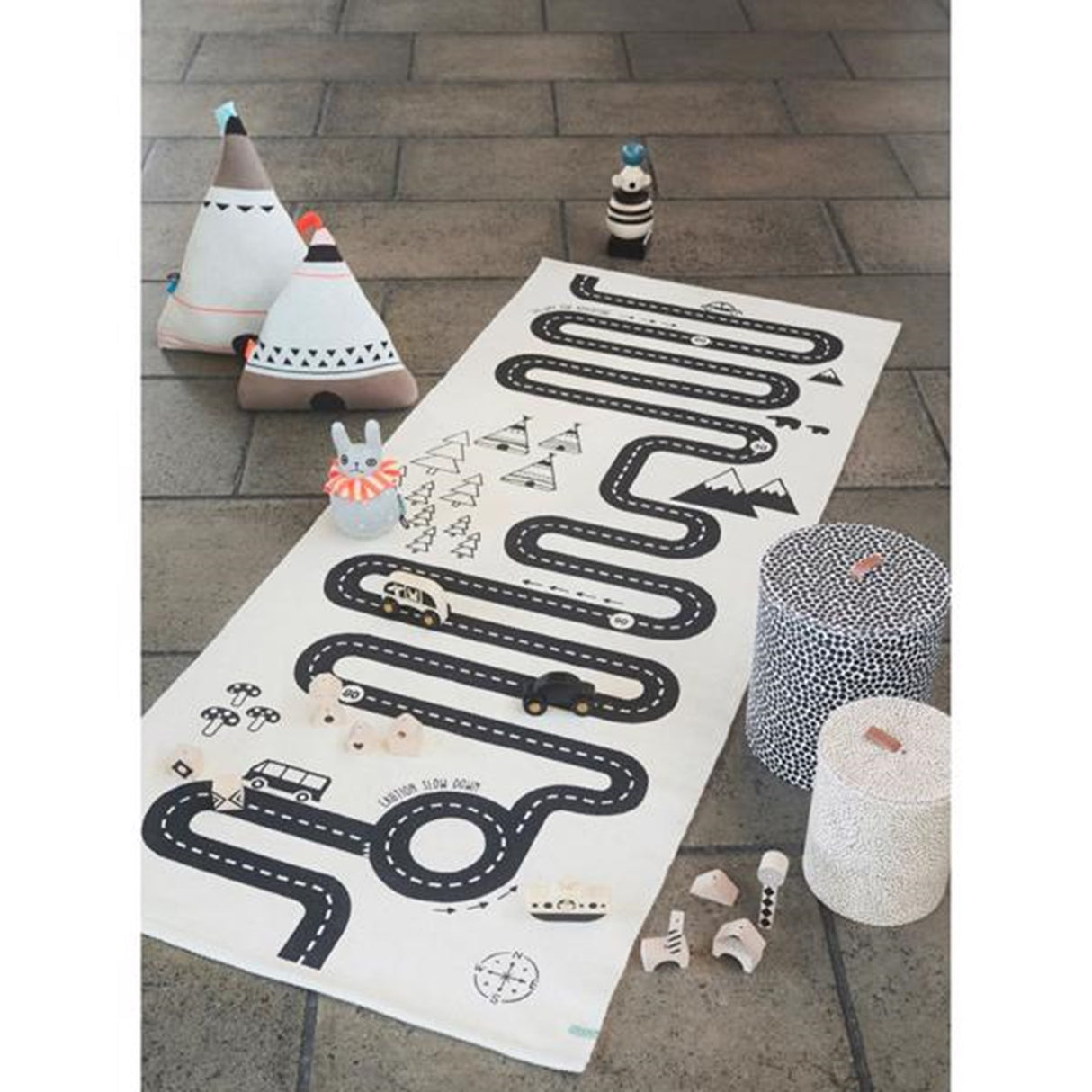 OYOY Adventure Rug Offwhite/Black