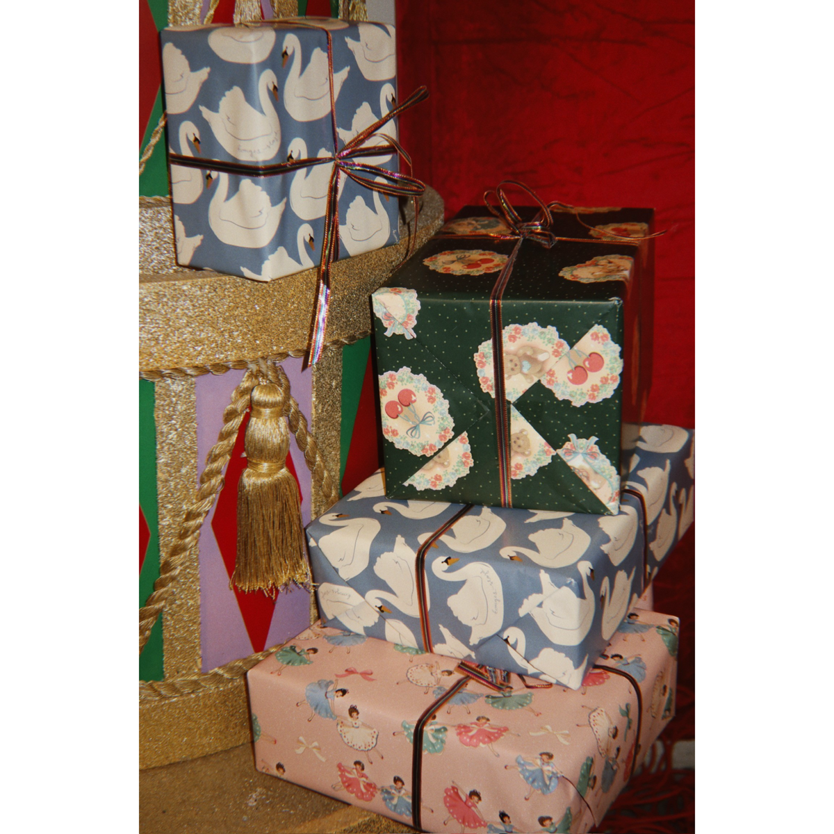 Konges Sløjd Deer Diary Green Wrapping Paper