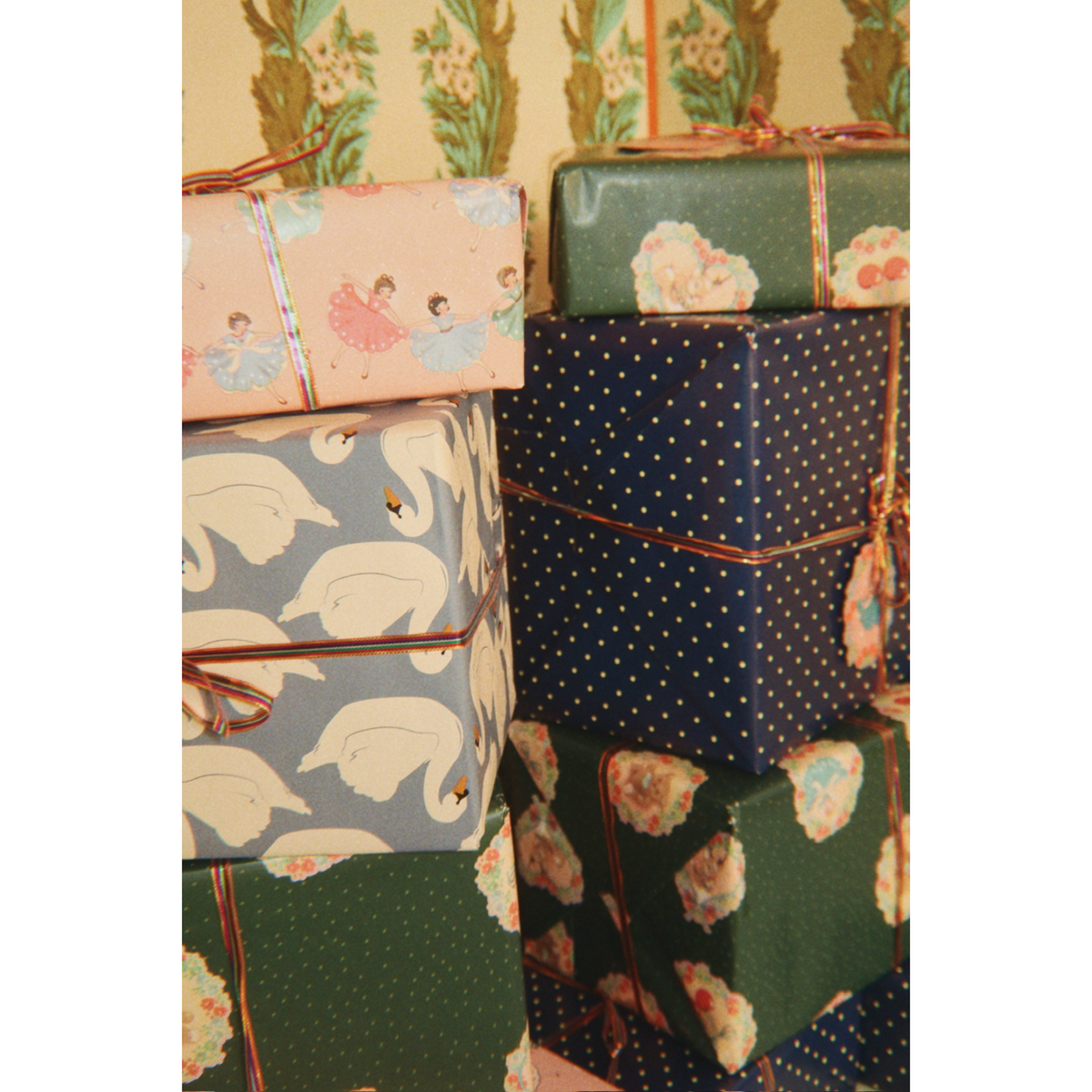 Konges Sløjd Bow Ballerina Blush Wrapping Paper
