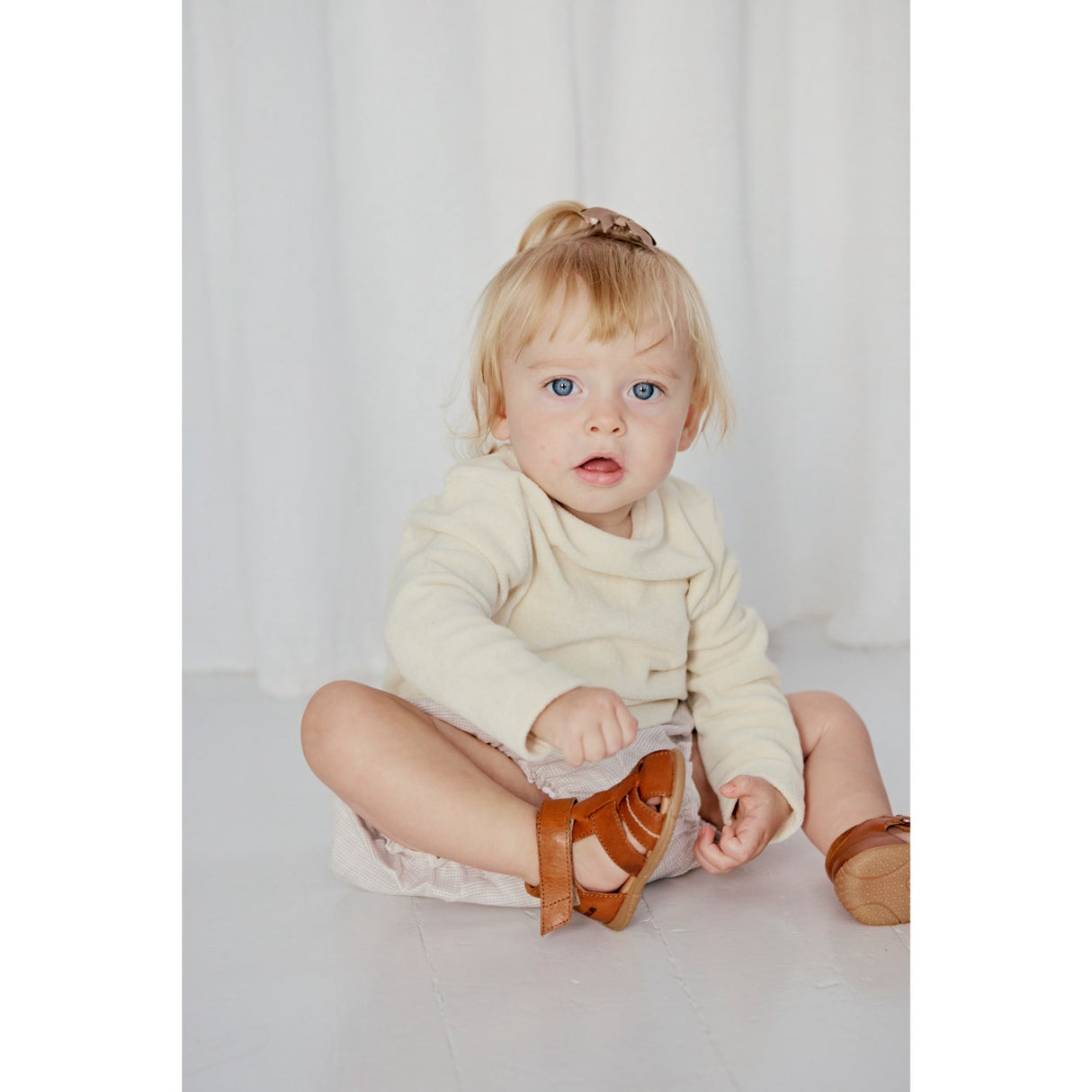 Angulus CAndnac Barnets Første Sandal Med Kontraststikninger