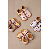 Angulus Rosebud Sandal Med Blomsterdetaljer