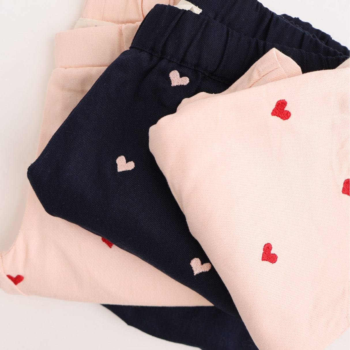 COPENHAGEN COLORS Dusty Rose W. Berry Hearts Twill Heart Shorts