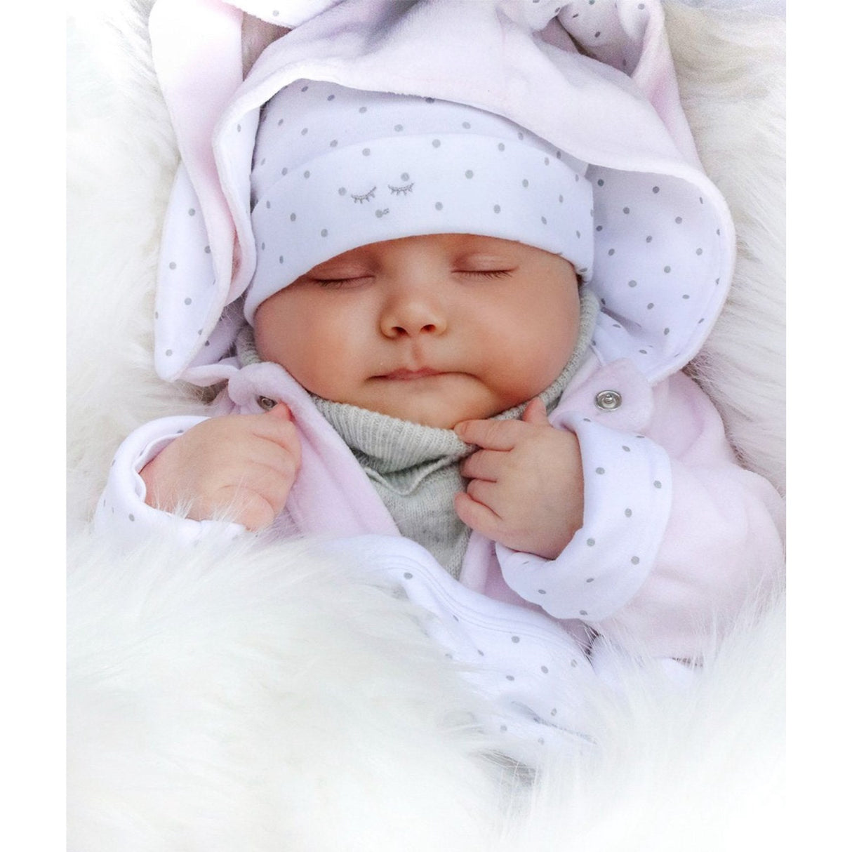 Livly White Saturday Tossie Hat