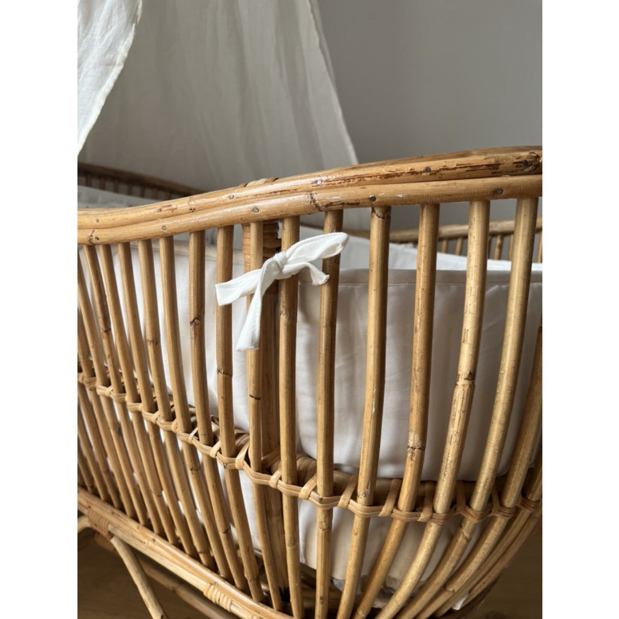 Vanilla COPENHAGEN Milk Bed Bumper Crib