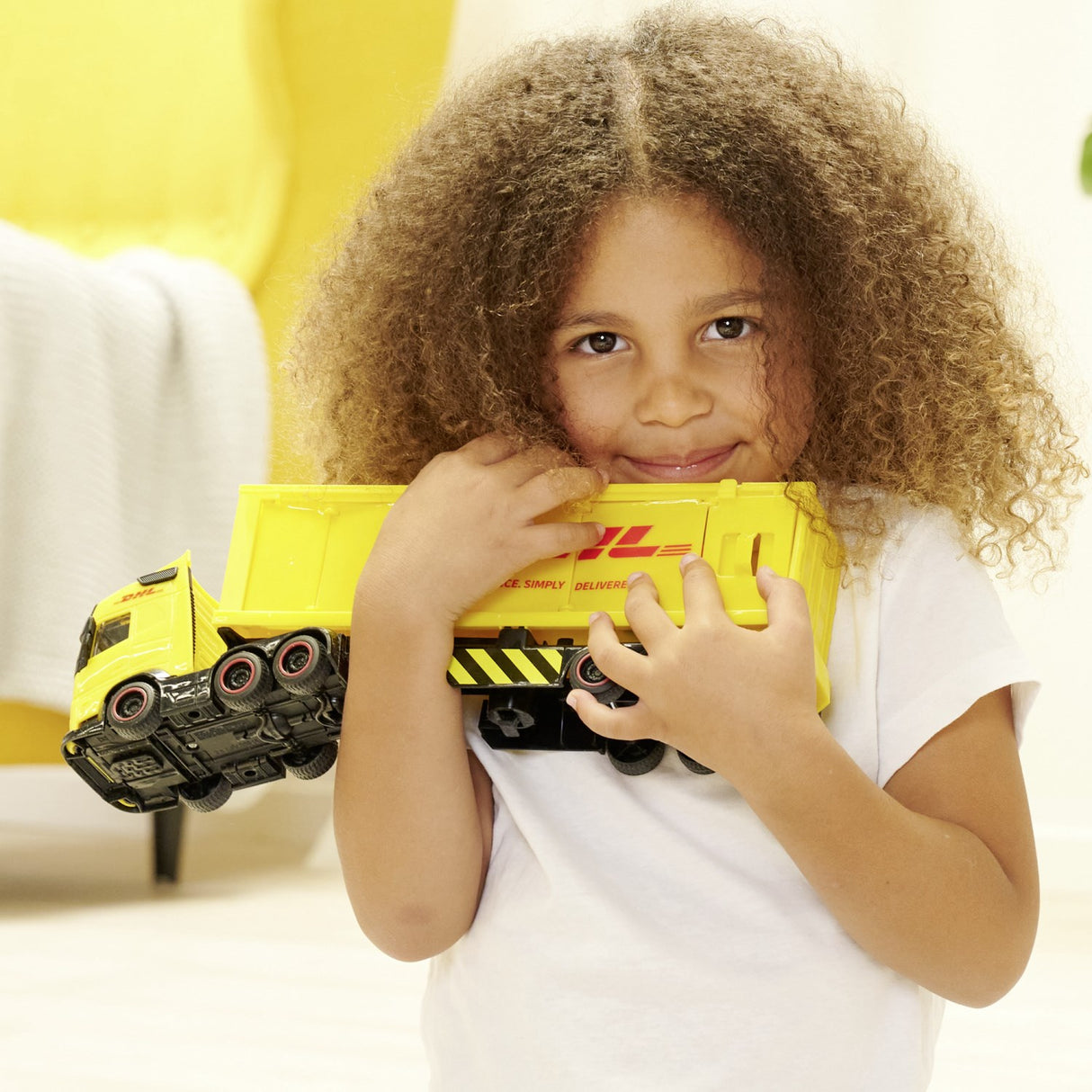 Dickie Toys DHL Truck