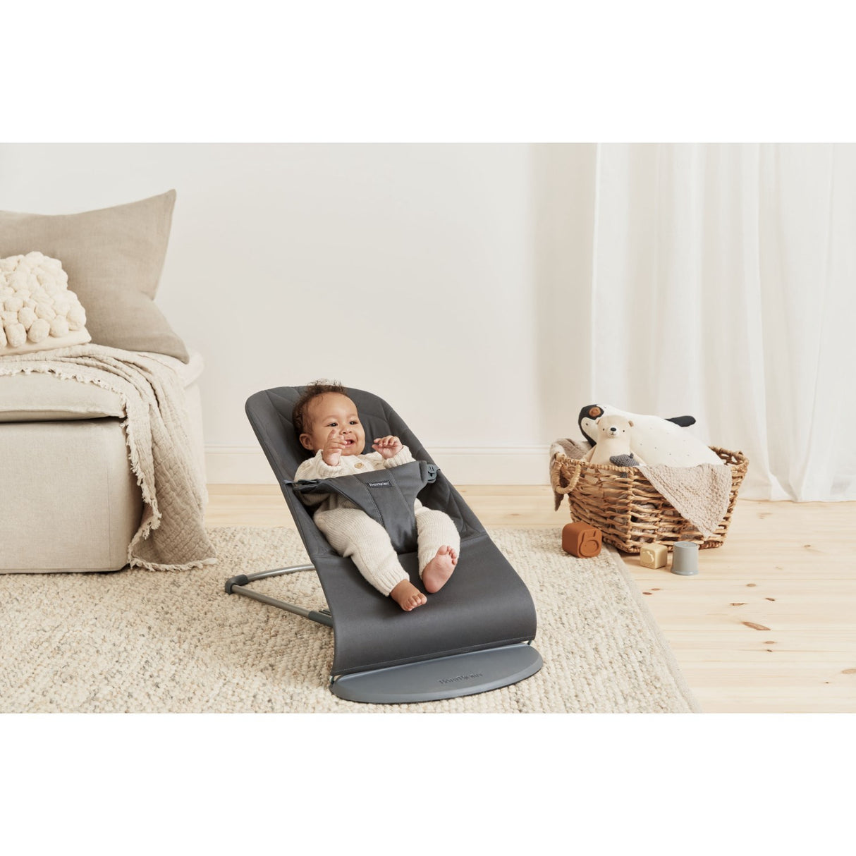 BabyBjörn Anthracite Grey Bouncer Bliss - Woven, Flower Leaf Quilt