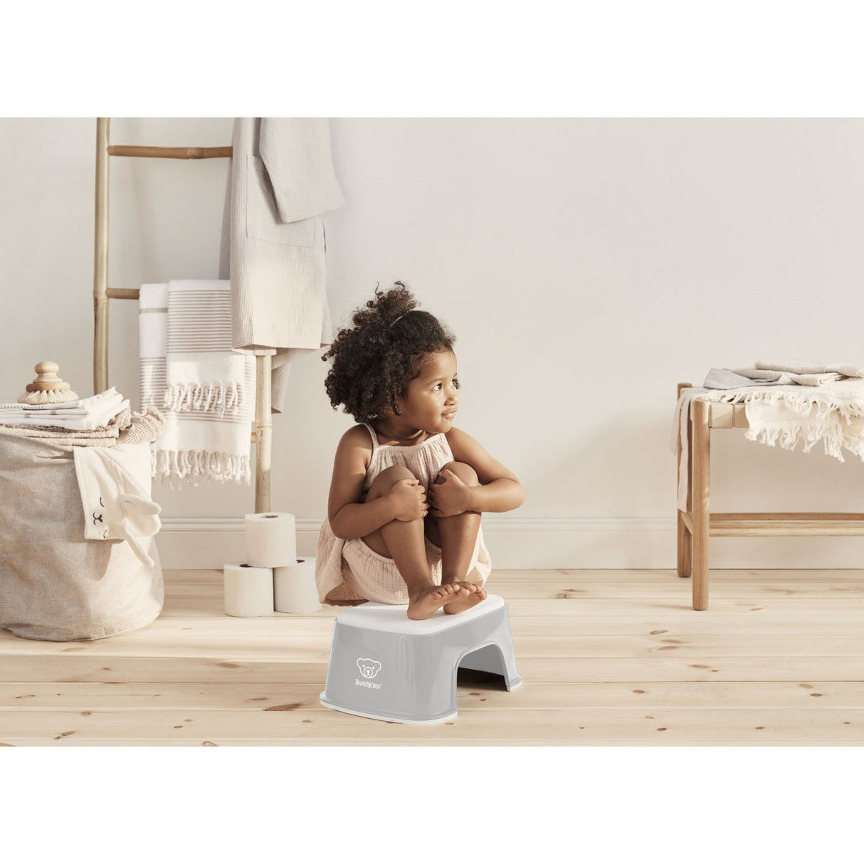BabyBjörn Grey/White Børnetaburet