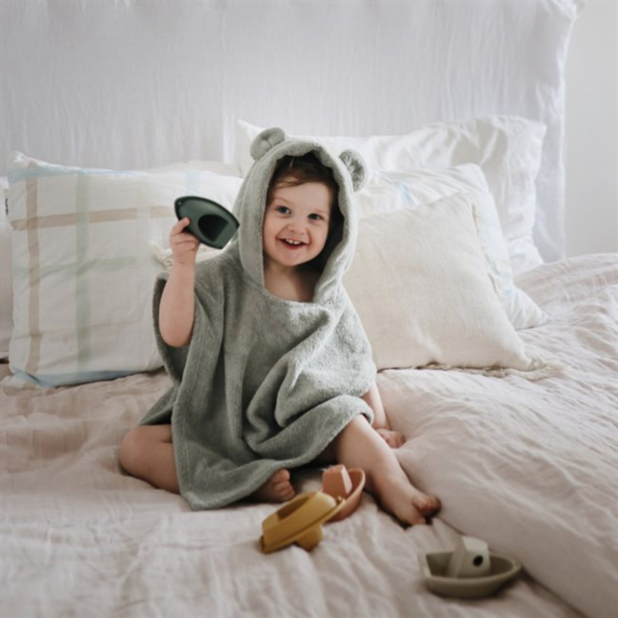 Mushie Ocean Bath Boats