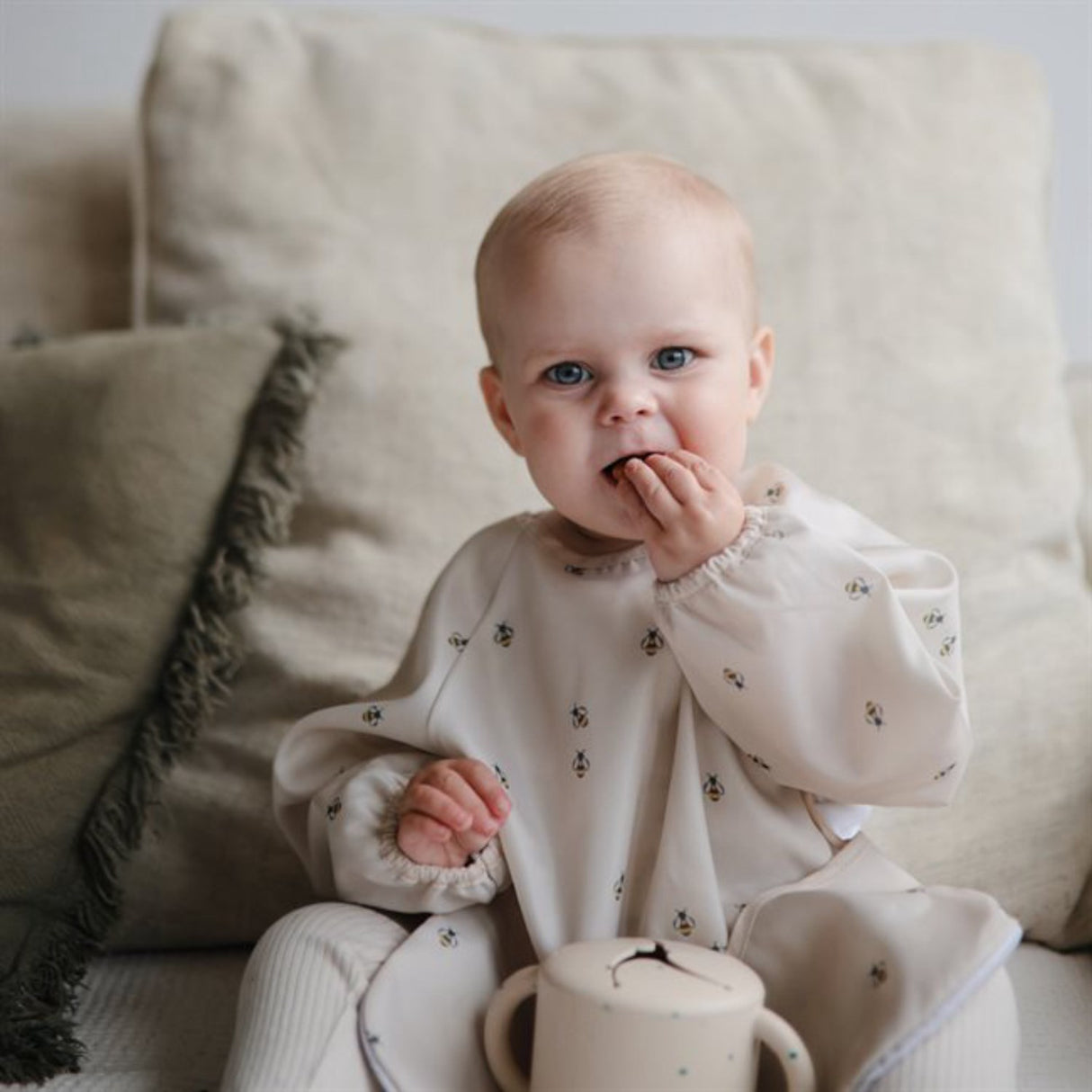 Mushie Bees ​​Long Sleeve Bib