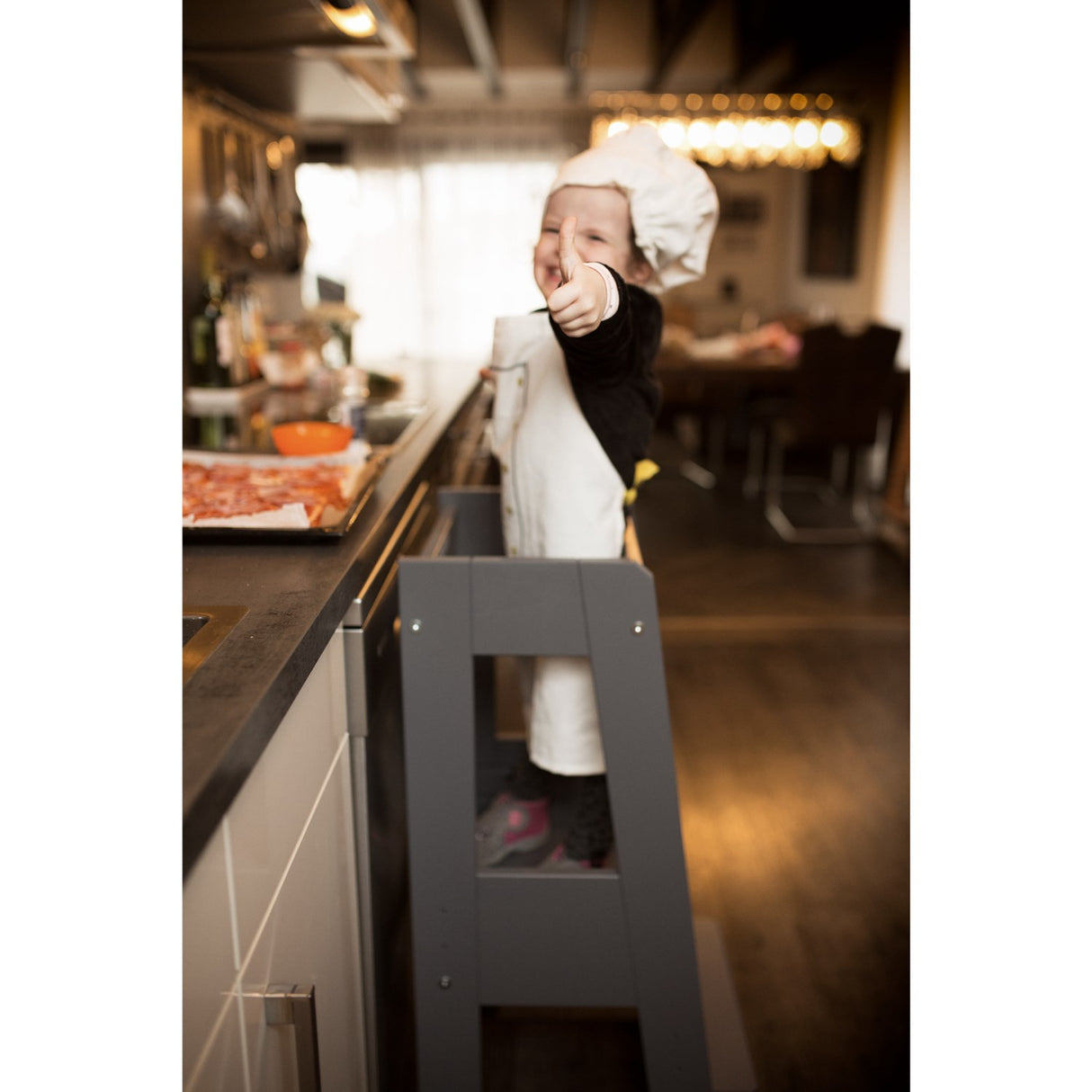 tiSsi® Grey Laquer Felix Learning Tower Massiv Beech