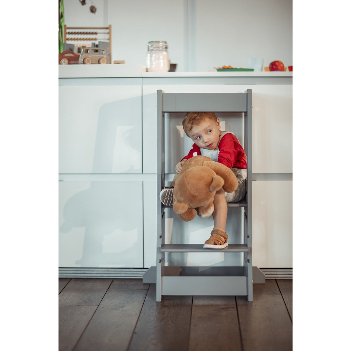 tiSsi® Stormy Grey Laquer Felix Learning Tower Massiv Beech