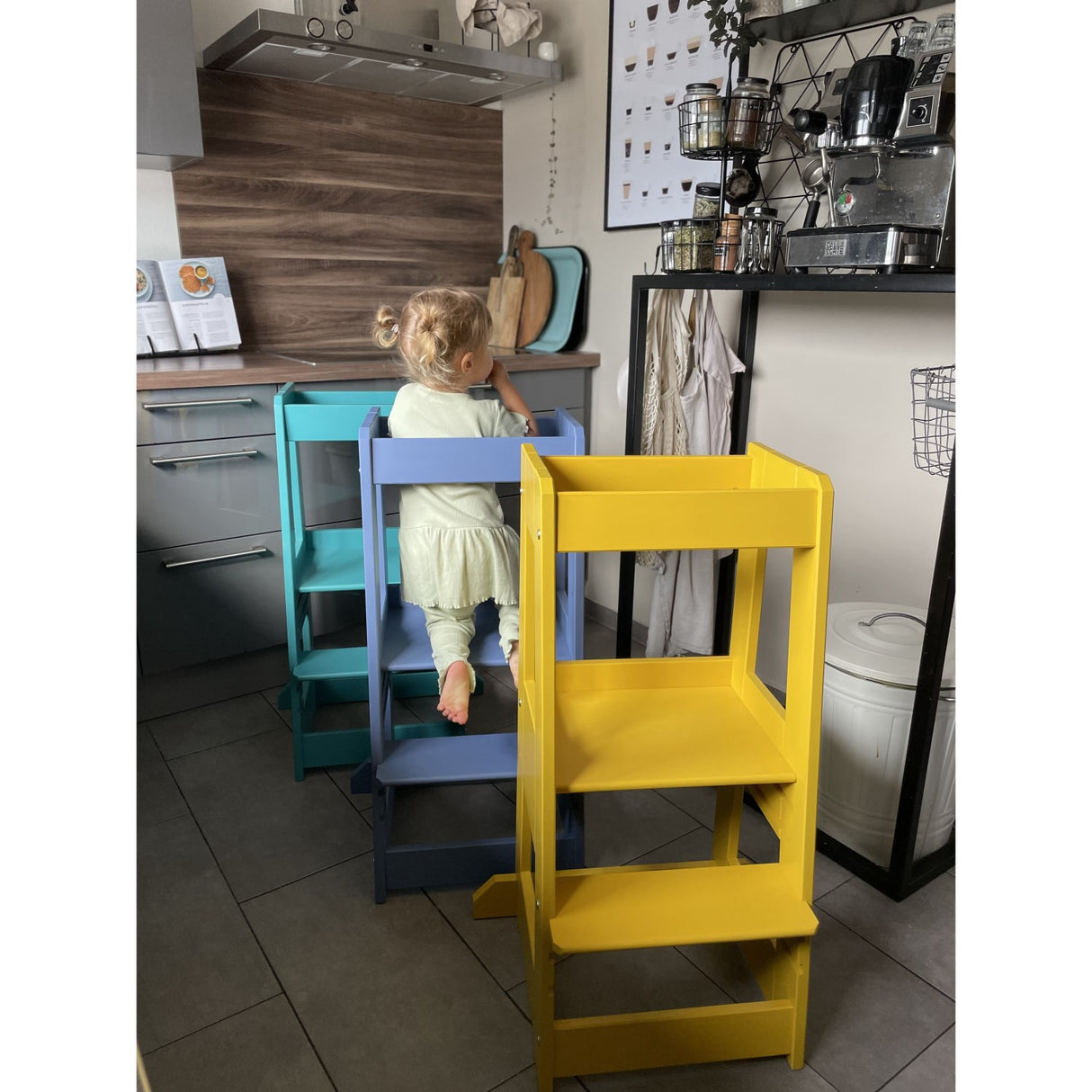 tiSsi® Sun Yellow Laquer Felix Learning Tower Massiv Beech