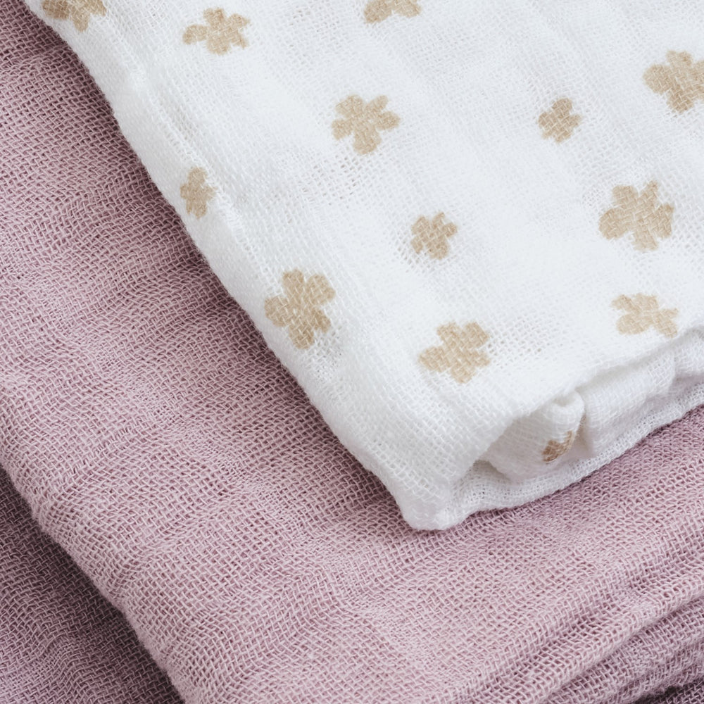 PIPPI Muslin Cloth Solid Bib, Mahogany, 65 x 66 cm, Unisex Baby PIPPI Muslin Cloth Solid Bib, Mahogany, 65 x 66 cm, Unisex Baby