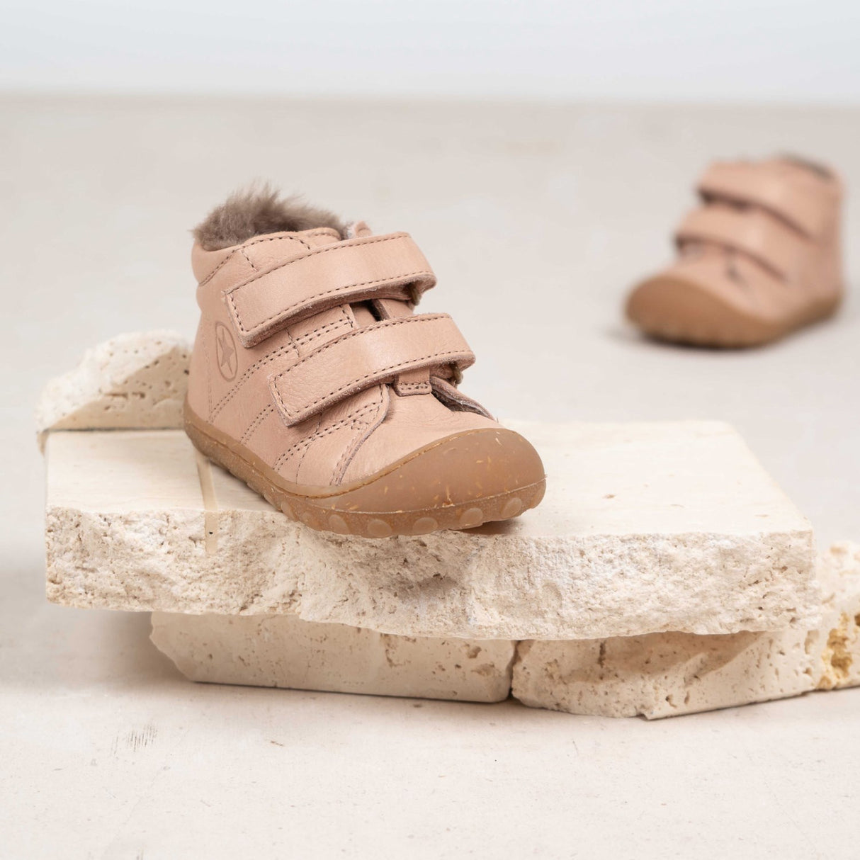 Bisgaard Rose Glitter Barefoot Hale V Lamb