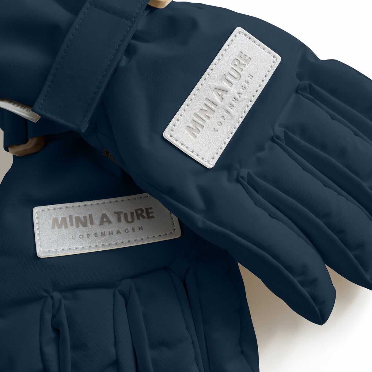 Mini A ture Outer Space Matcelio Gloves