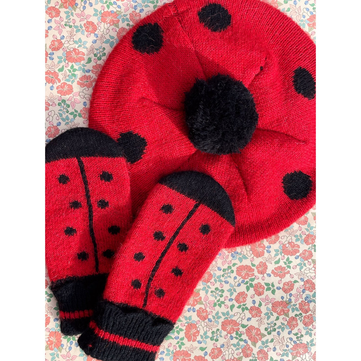 Konges Sløjd Barbados Cherry Ladybug Mittens