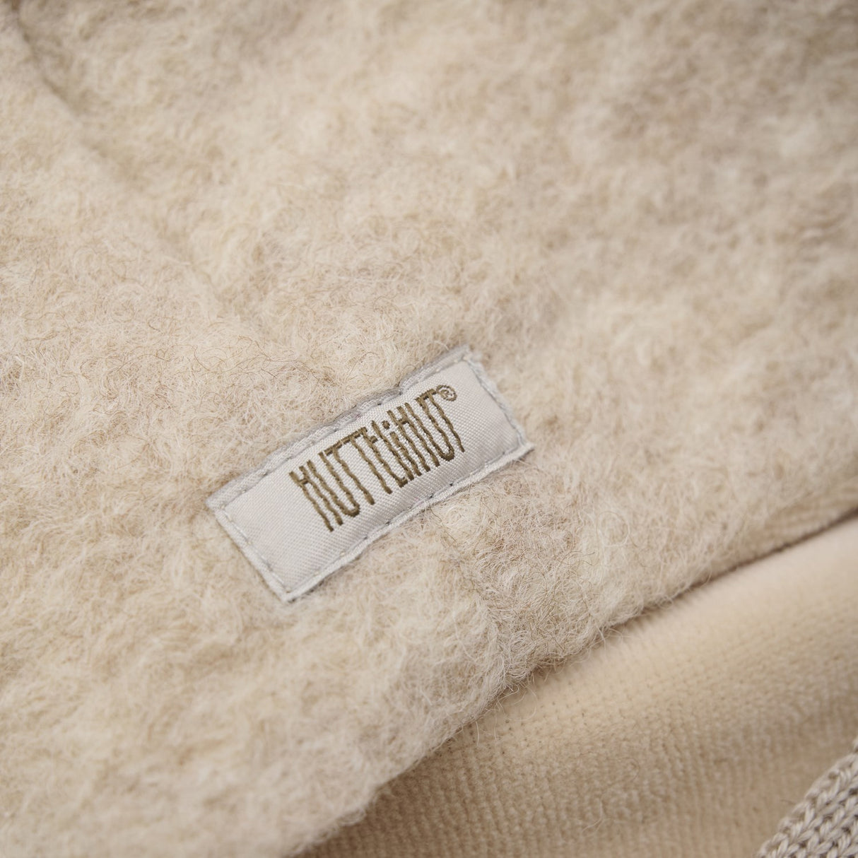 Huttelihut Sand Melange Bonnet Wool Alpaca Pompom