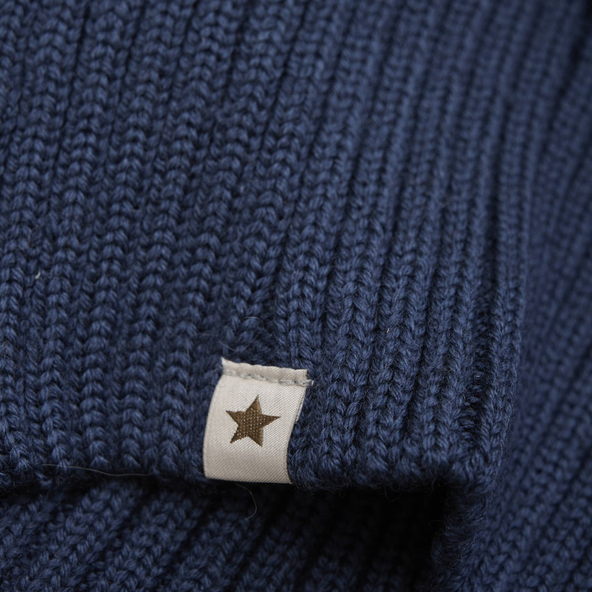 Huttelihut Overture Neck Warmer Wool Knit