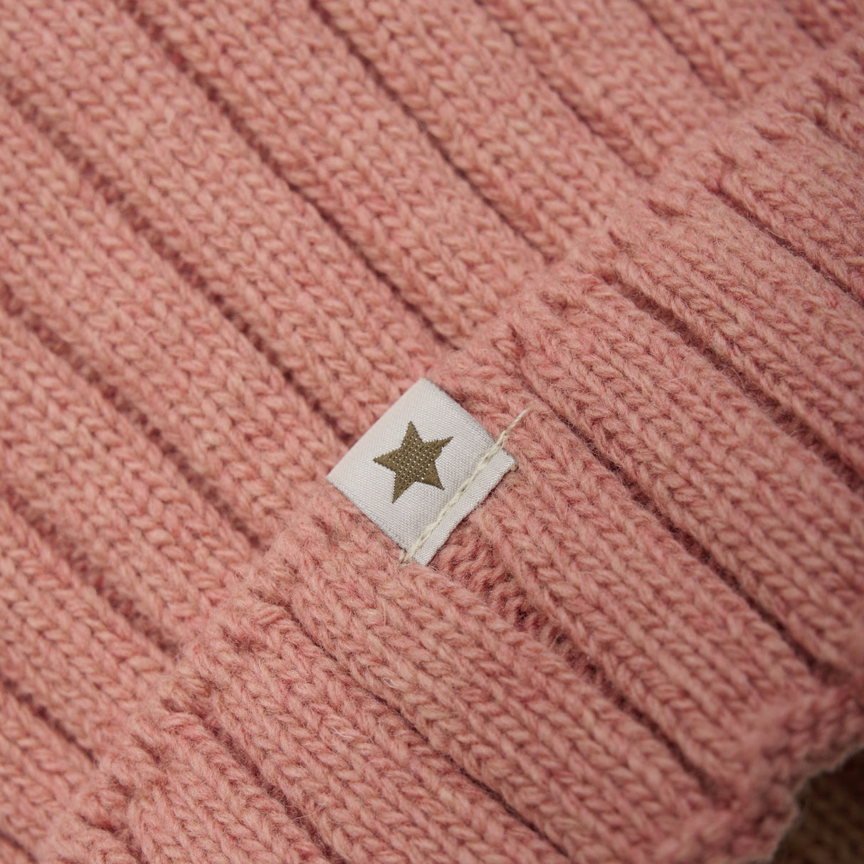 Huttelihut Burlwood Hat Knit Alpaca Pompom