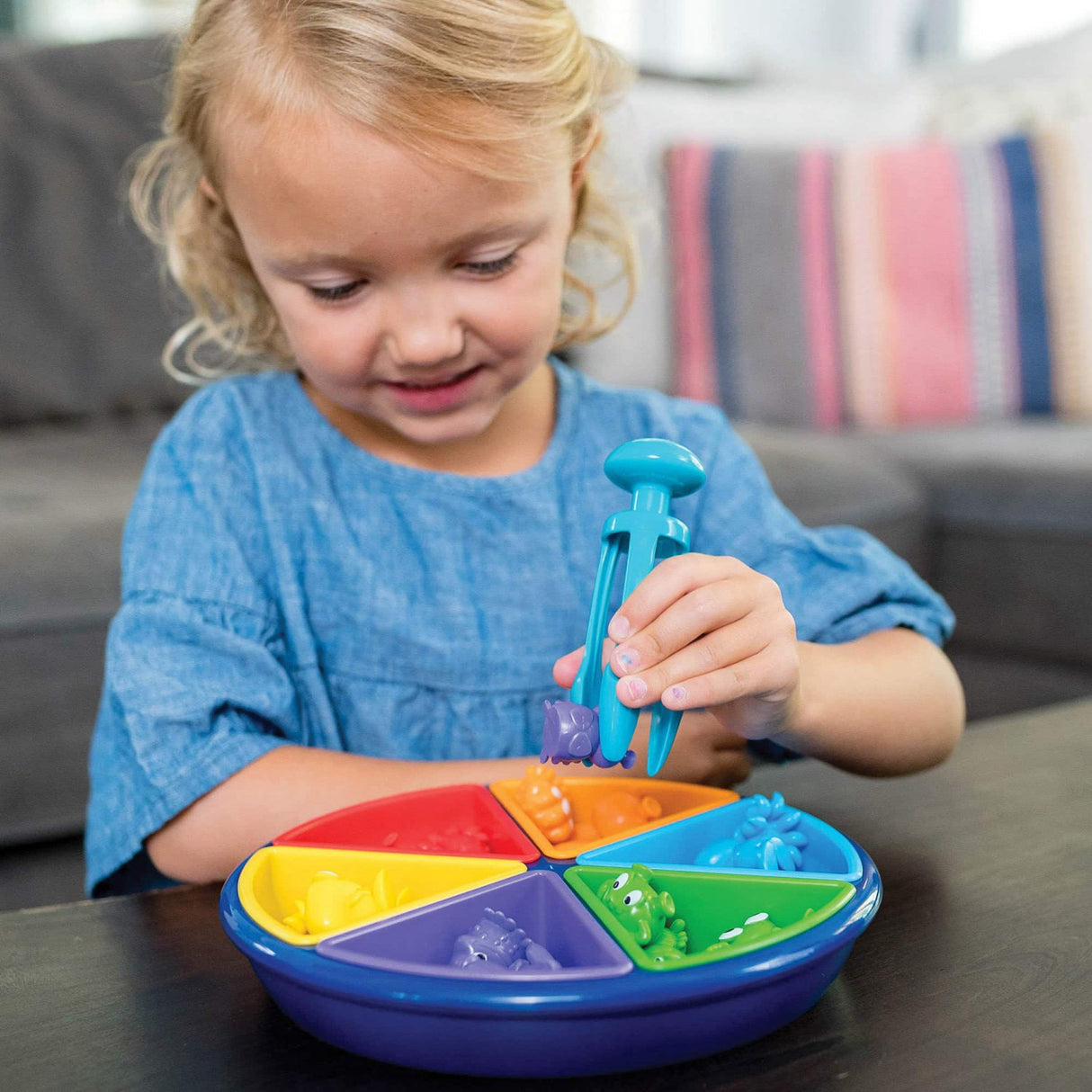Learning Resources® Oodles Of Aliens!™ Sorting Saucer