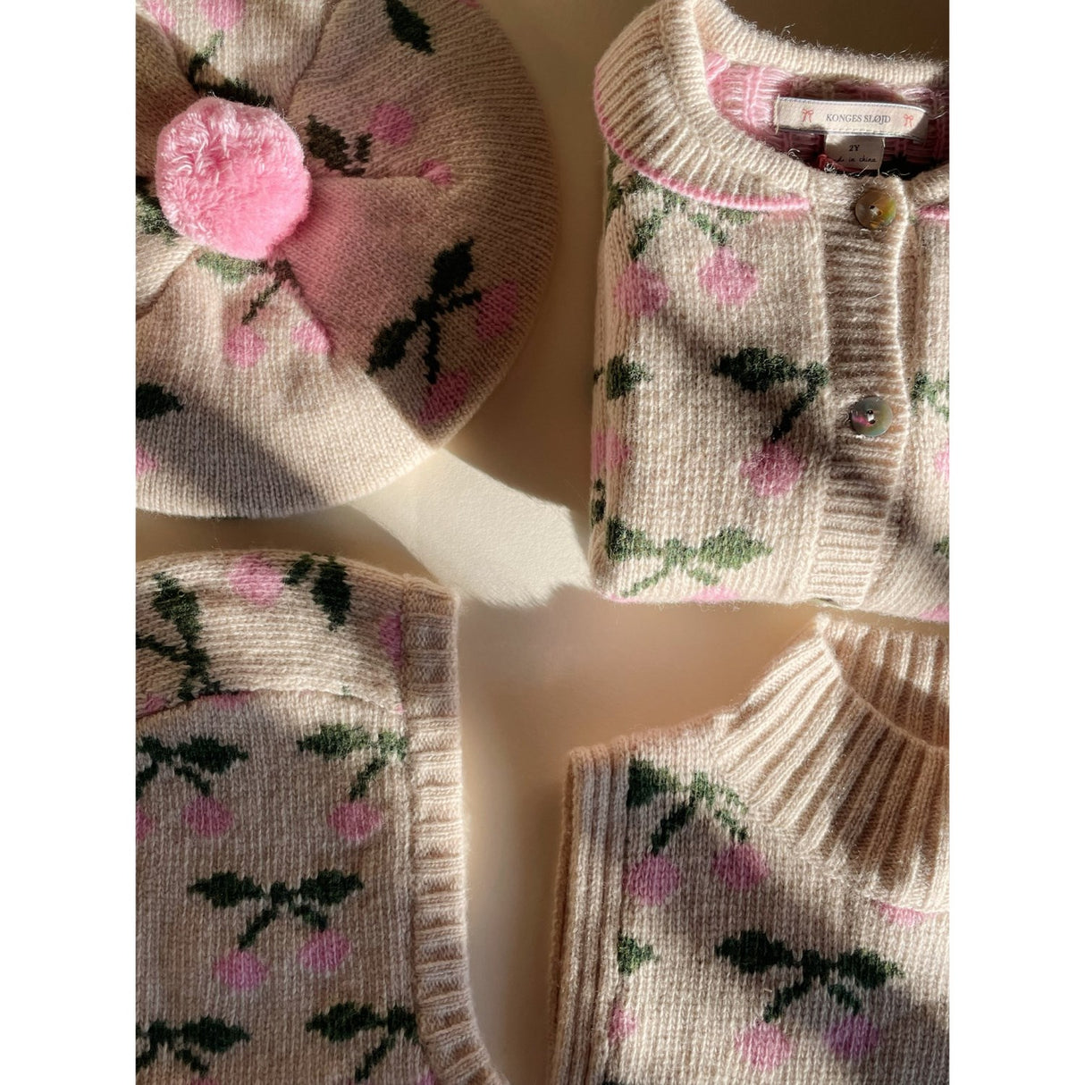 Konges Sløjd Cherry Belou Neckwarmer