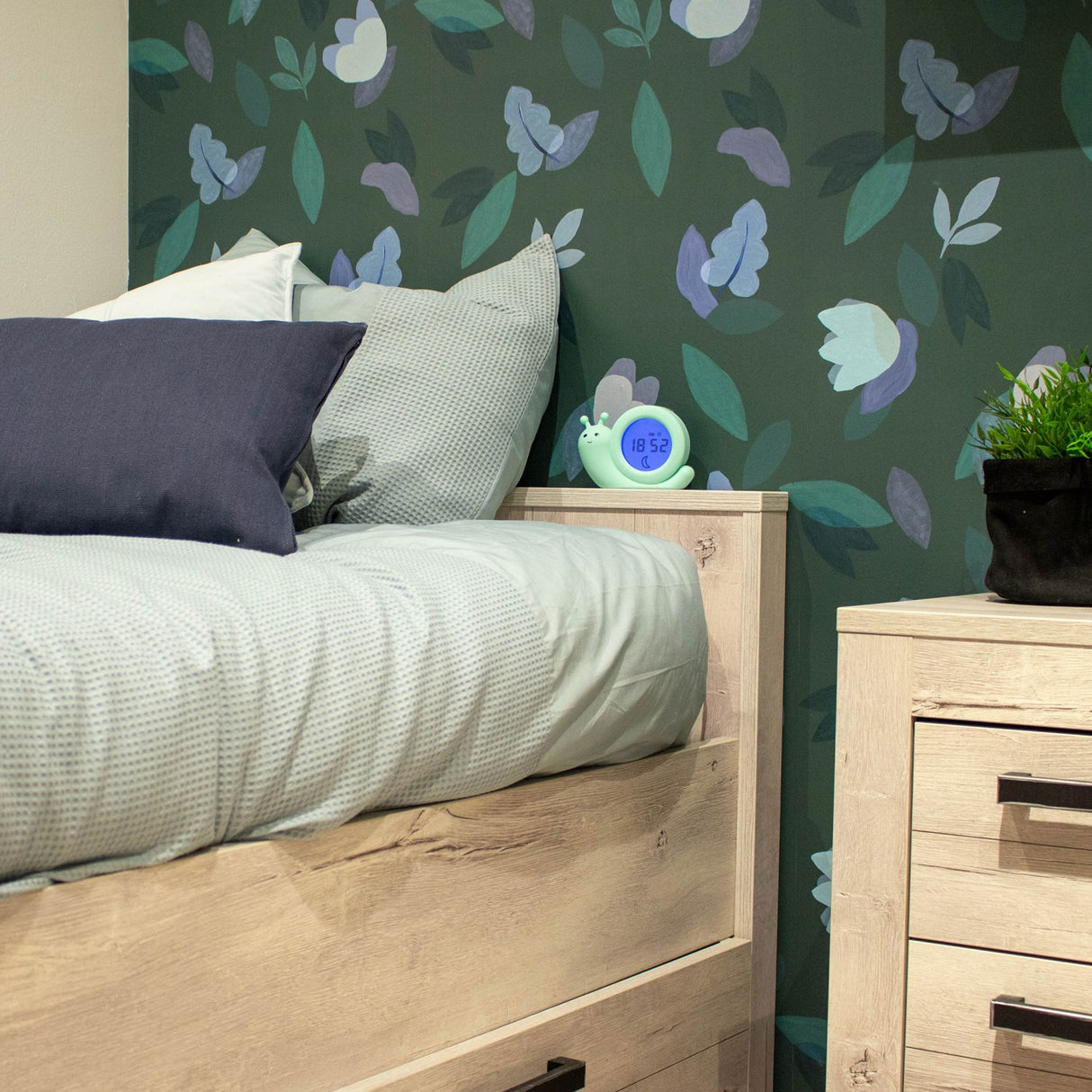 Alecto Green Sleep Trainer Night Light And Alarm Clock