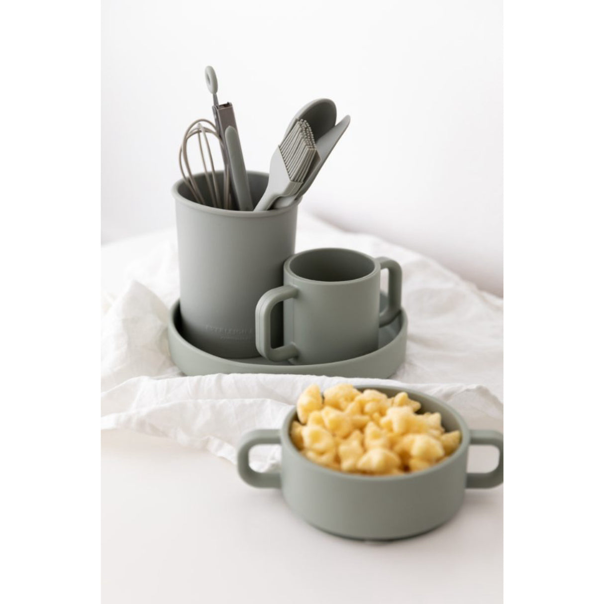 Everleigh & Me Charcoal Dinner Set