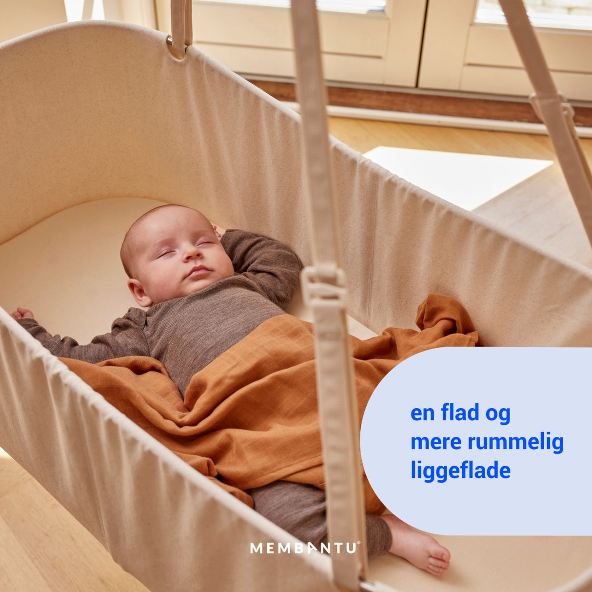 MEMBANTU Nature Baby Cradle