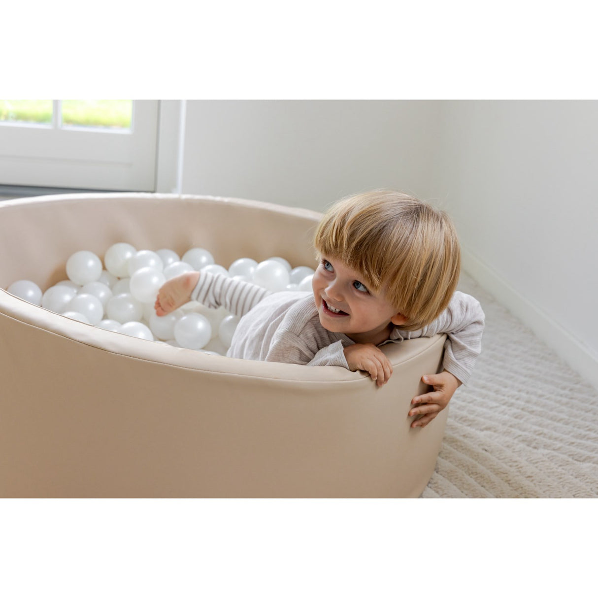 Tumble Time Taupe Ball Pool in Vegan PU ø90cm 150 pcs. Balls