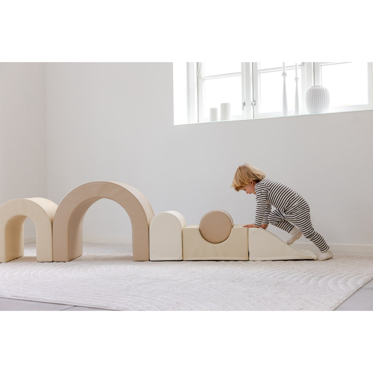 Tumble Time Rainbow 7-piece tumbling set in vegan PU leather