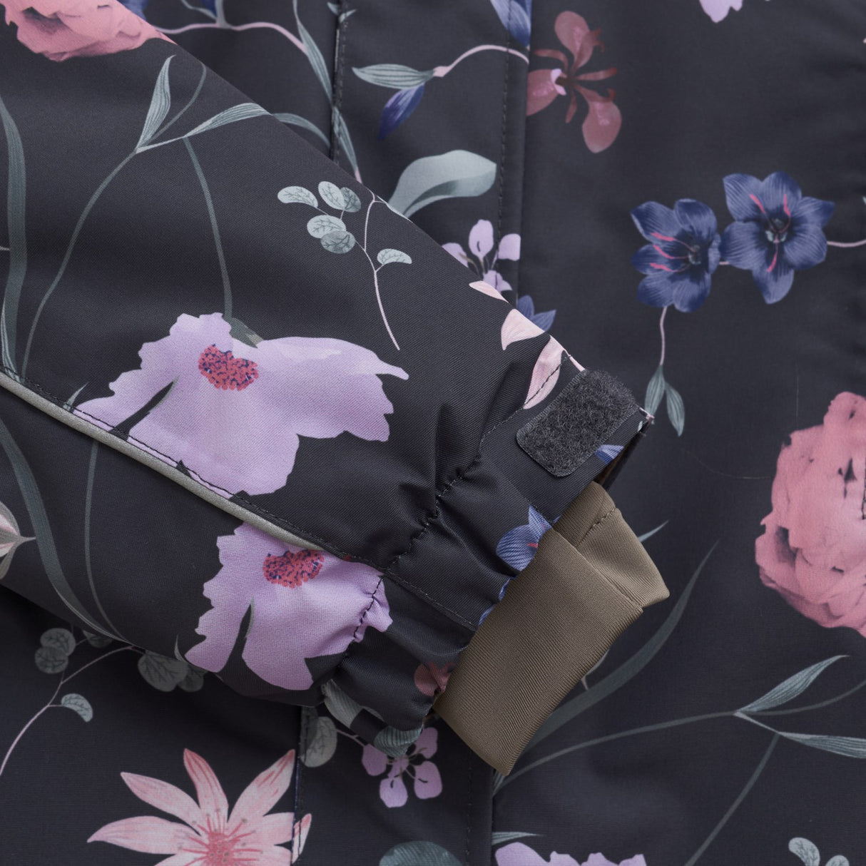 En Fant Ebony Snowsuit W. Frills