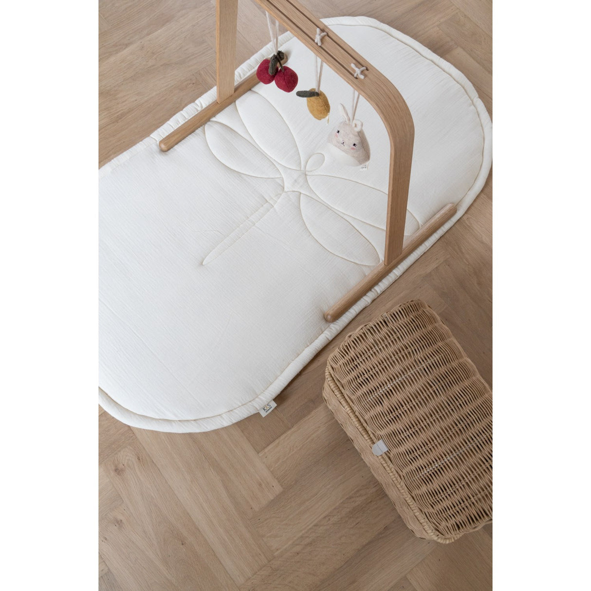 KAS Kopenhagen Cream Dragon Fly Oval Playmat