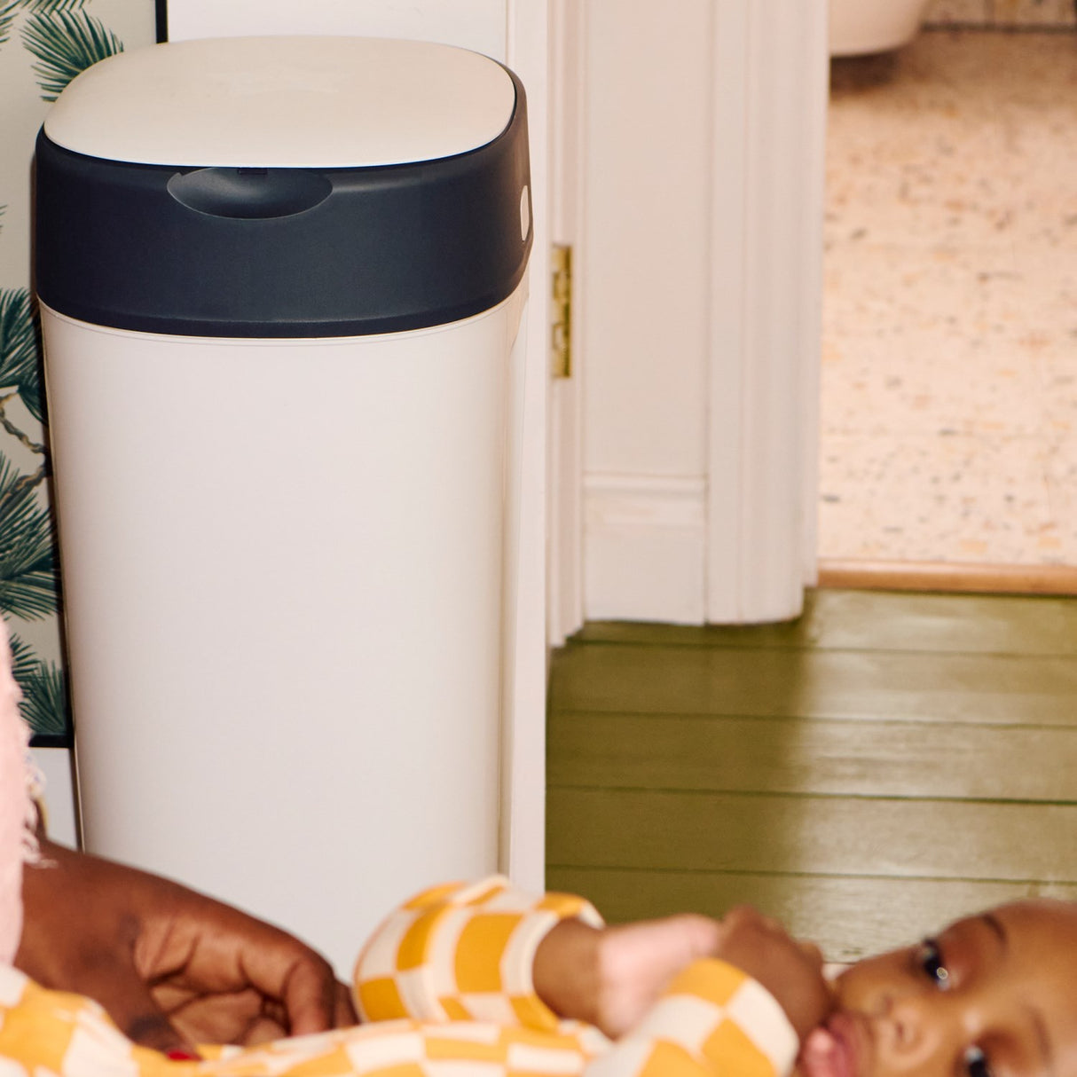 Tommee Tippee Twist & Click Sangenic Xl Nappy Bin, White