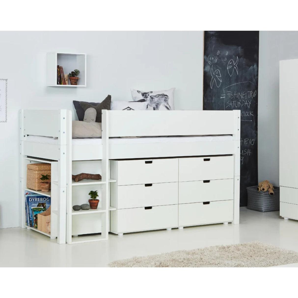 Manis-h Snow White Arn Halvhøj Bed With Skråstige