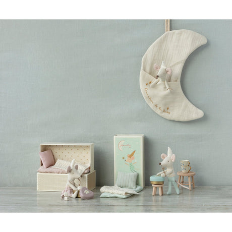 메일레그 문, 라벤처 드 라 룬