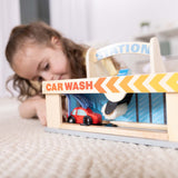 Melissa & Doug Multifarvet Parkeringshus With Bilvask Og Tankstation
