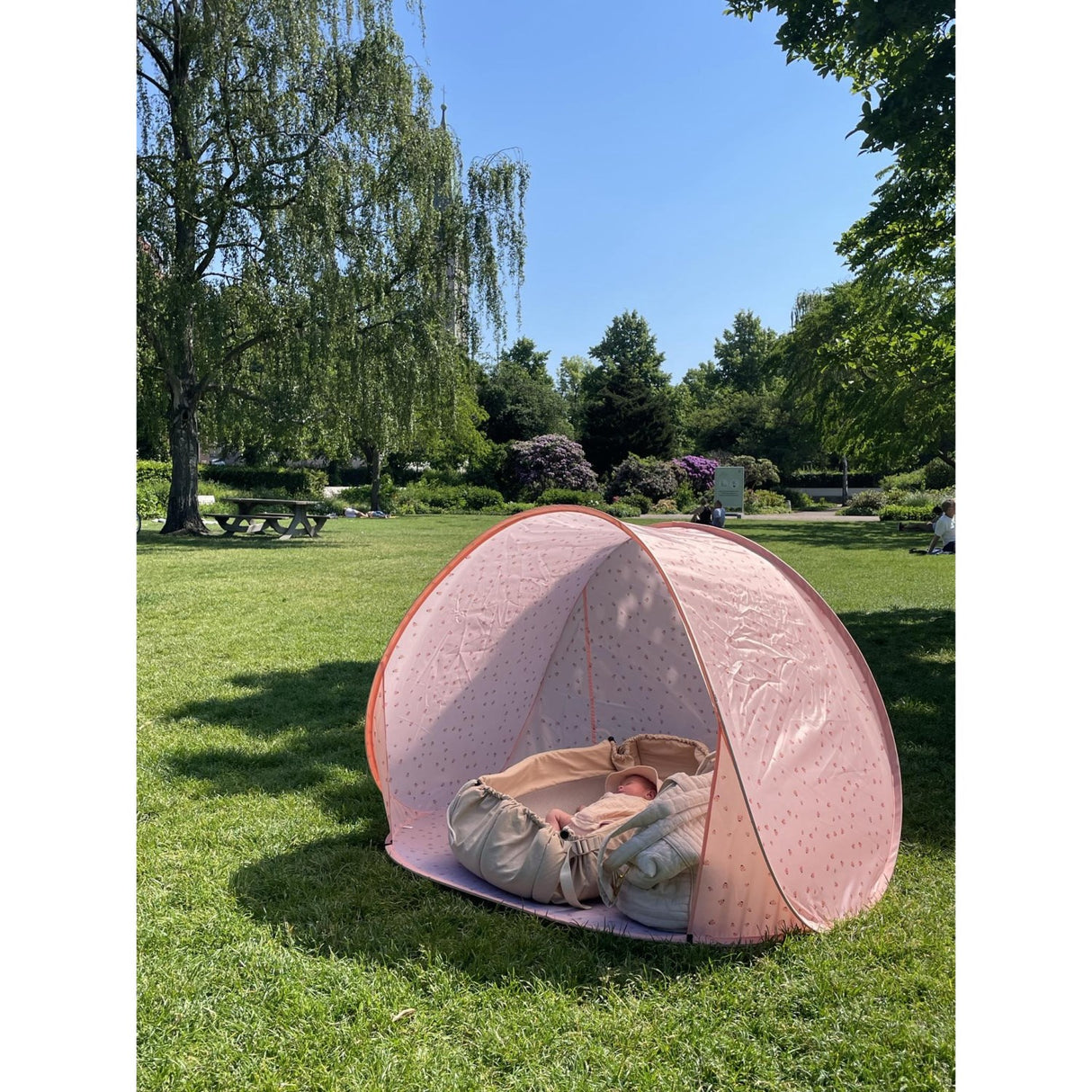 Vanilla COPENHAGEN Rose Lady Lovebug Pop-up Tent Classic