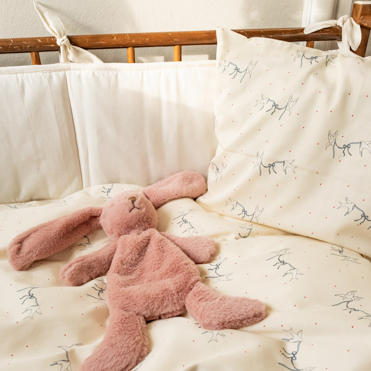 That's Mine Antique White London Bed Bumper