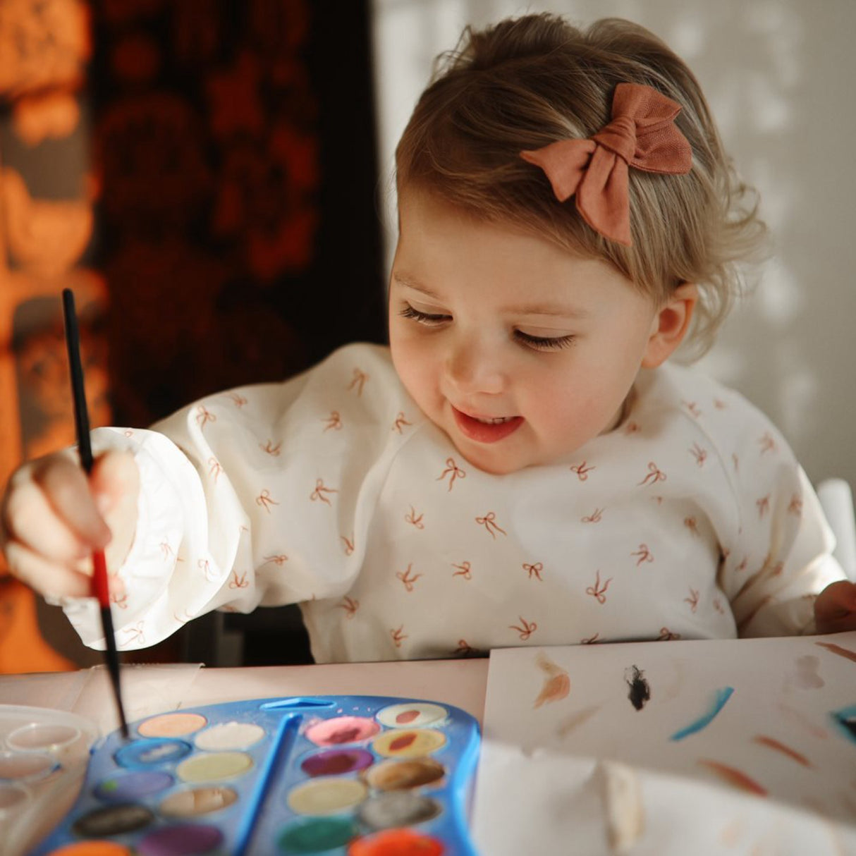 Mushie Bows Mushie Long Sleeve Bib - Bows