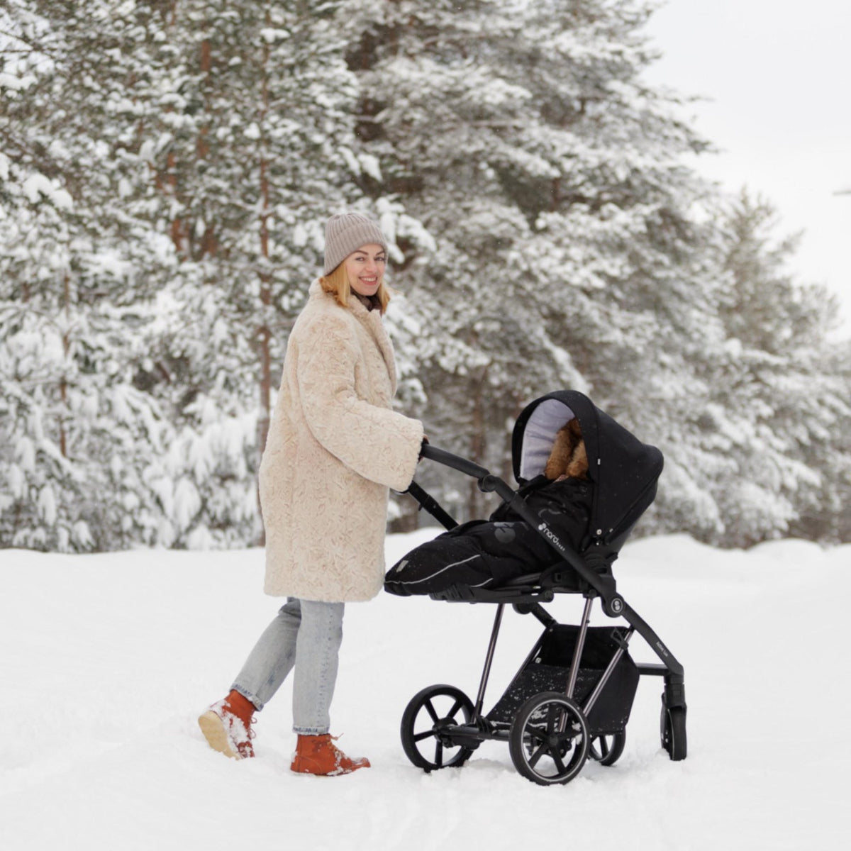 Nordbaby Black Footmuff Max