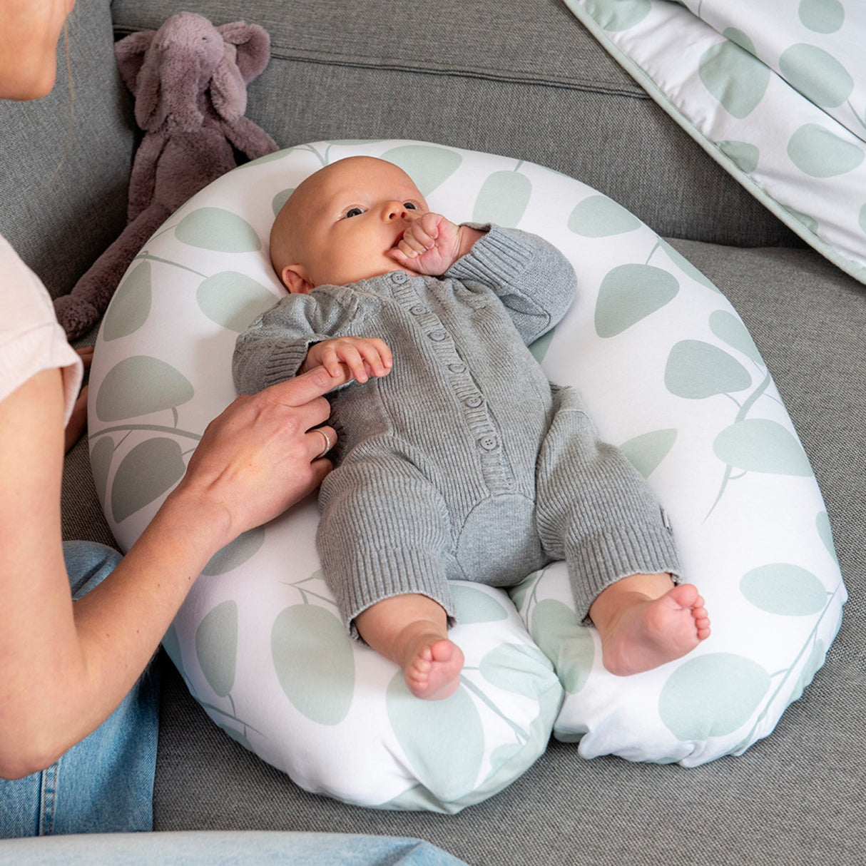 Doomoo Leaf Green Nursing & Pregnancy Pillow