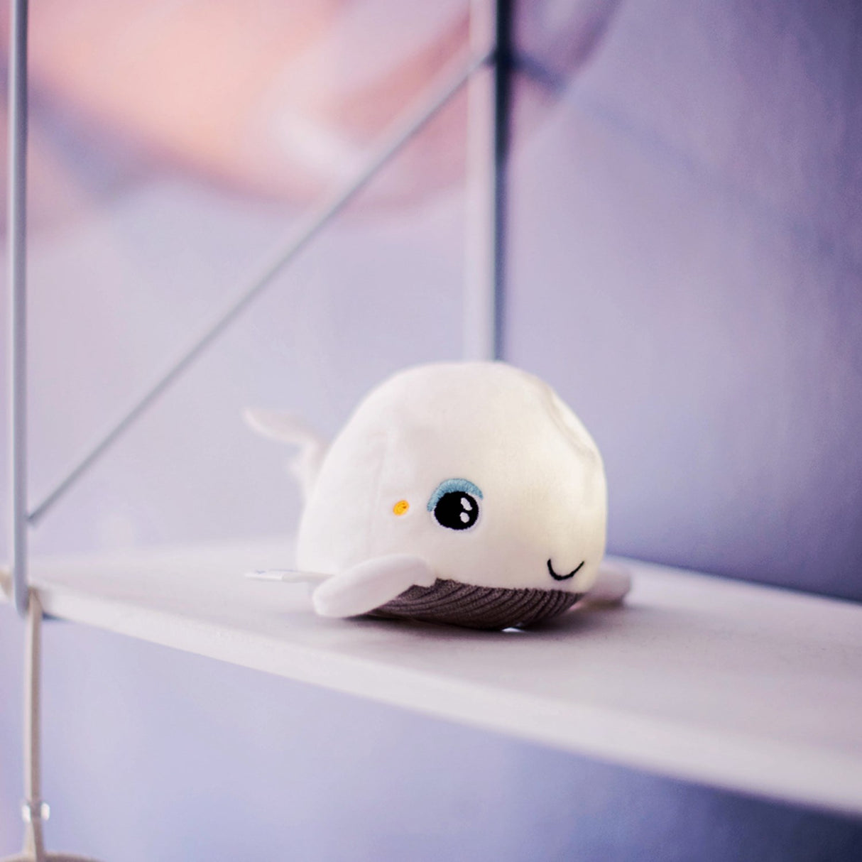 Pabobo White Shakies Whale Night Light