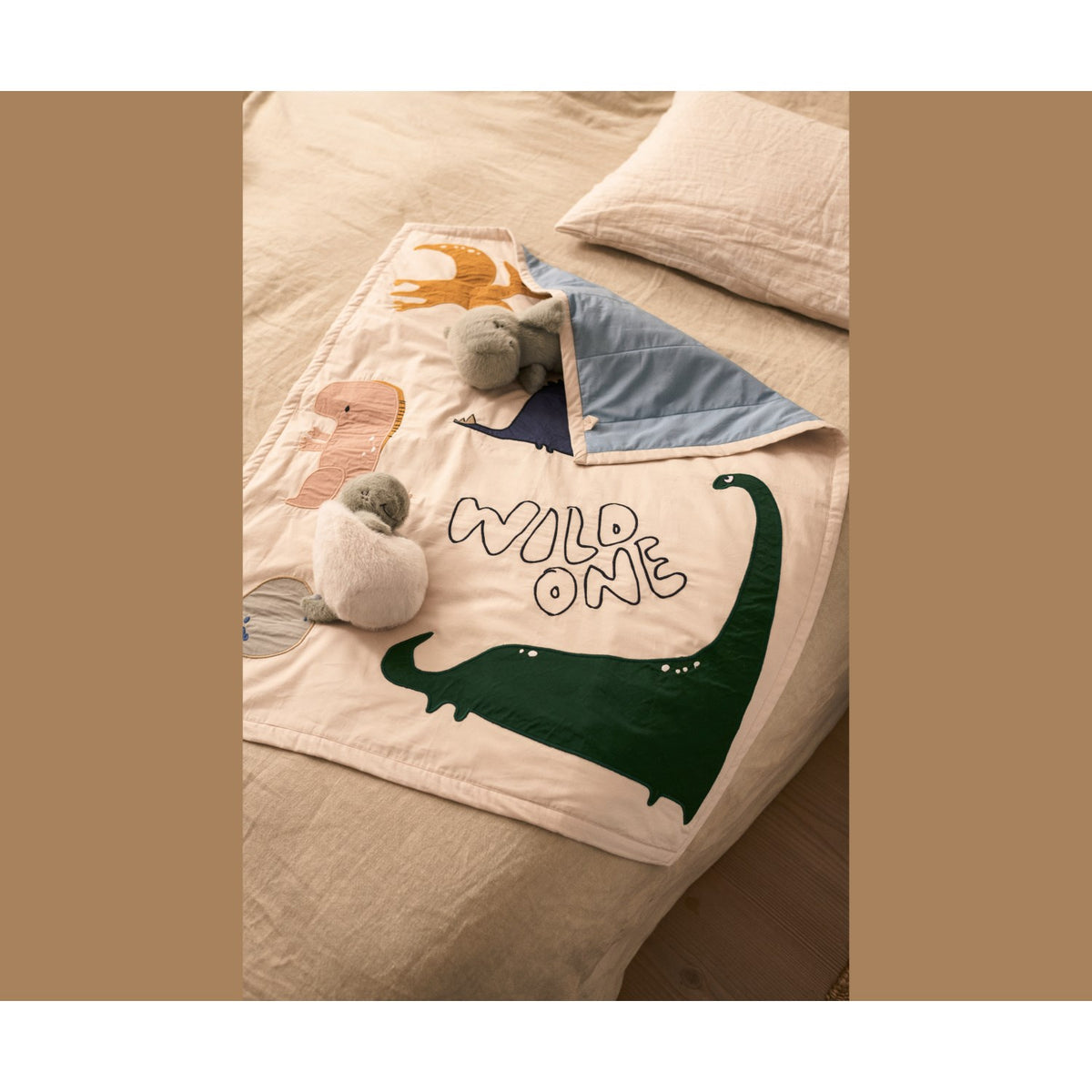 LIEWOOD Dino Roar / Sandy Bernet Dino Plush Activity Blanket