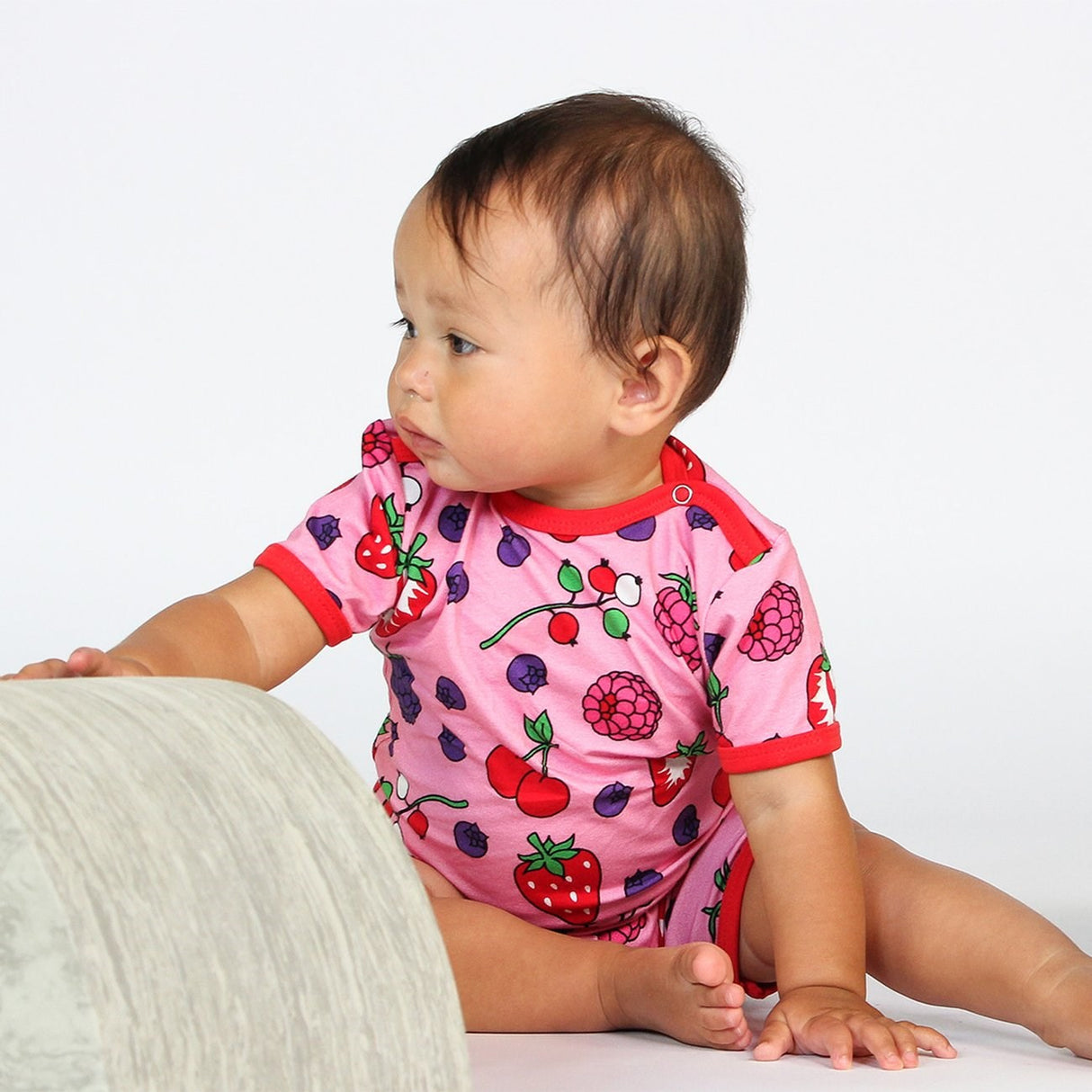 Småfolk Sea Pink Short Sleeve Jumpsuit With Berries 3