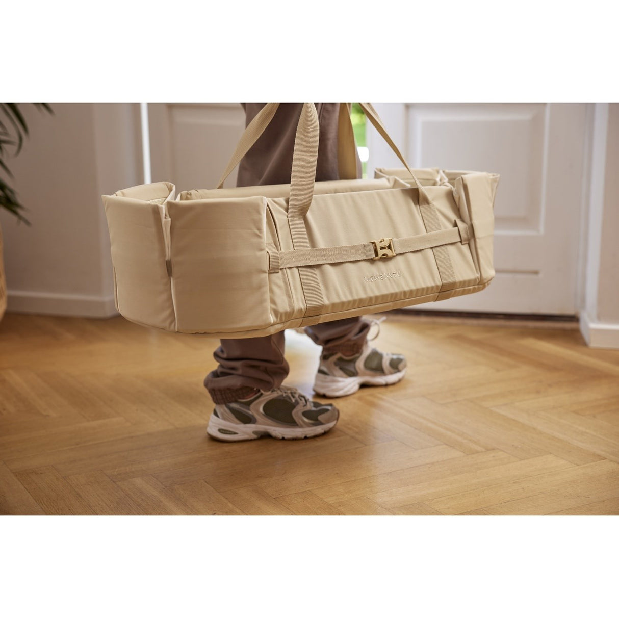 MEMBANTU Nature Carrycot
