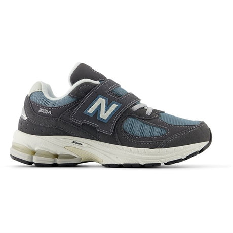 New Balance 2002 Alternative Closure Sneakers Magnet